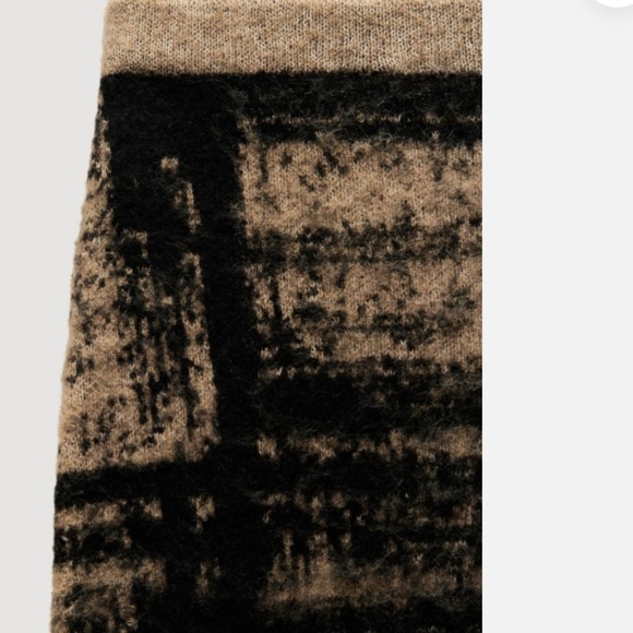 Zara Plaid Jacquard Knit Pencil Skirt and Mock Neck Top Set - Med. - Picture 9 of 12